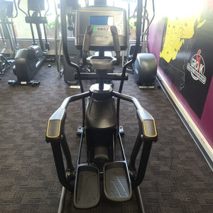 Matrix E30 Elliptical w/ XR Console — [Display Model]